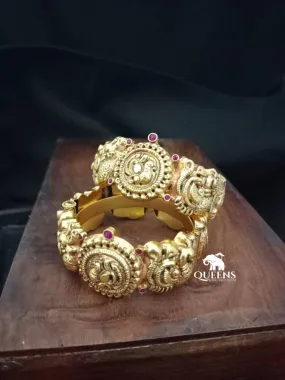 GRAND NAGAS BANGLES