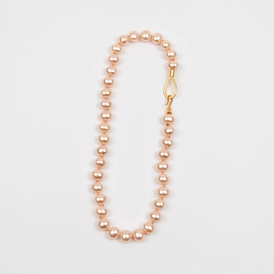 Pebble pearl necklace, lasso hook